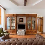 Iflat Elegant 3 Bedroom Apt Near The Pantheon